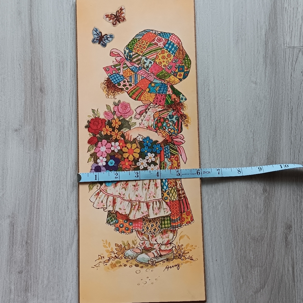 Vintage Holly Hobbie Calico Wall Plaque Country Girls Wood Flowers Butterflies - Picture 5 of 6